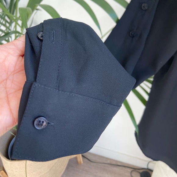 NWOT EXPRESS Portofino Black button blouse - Picture 2 of 2